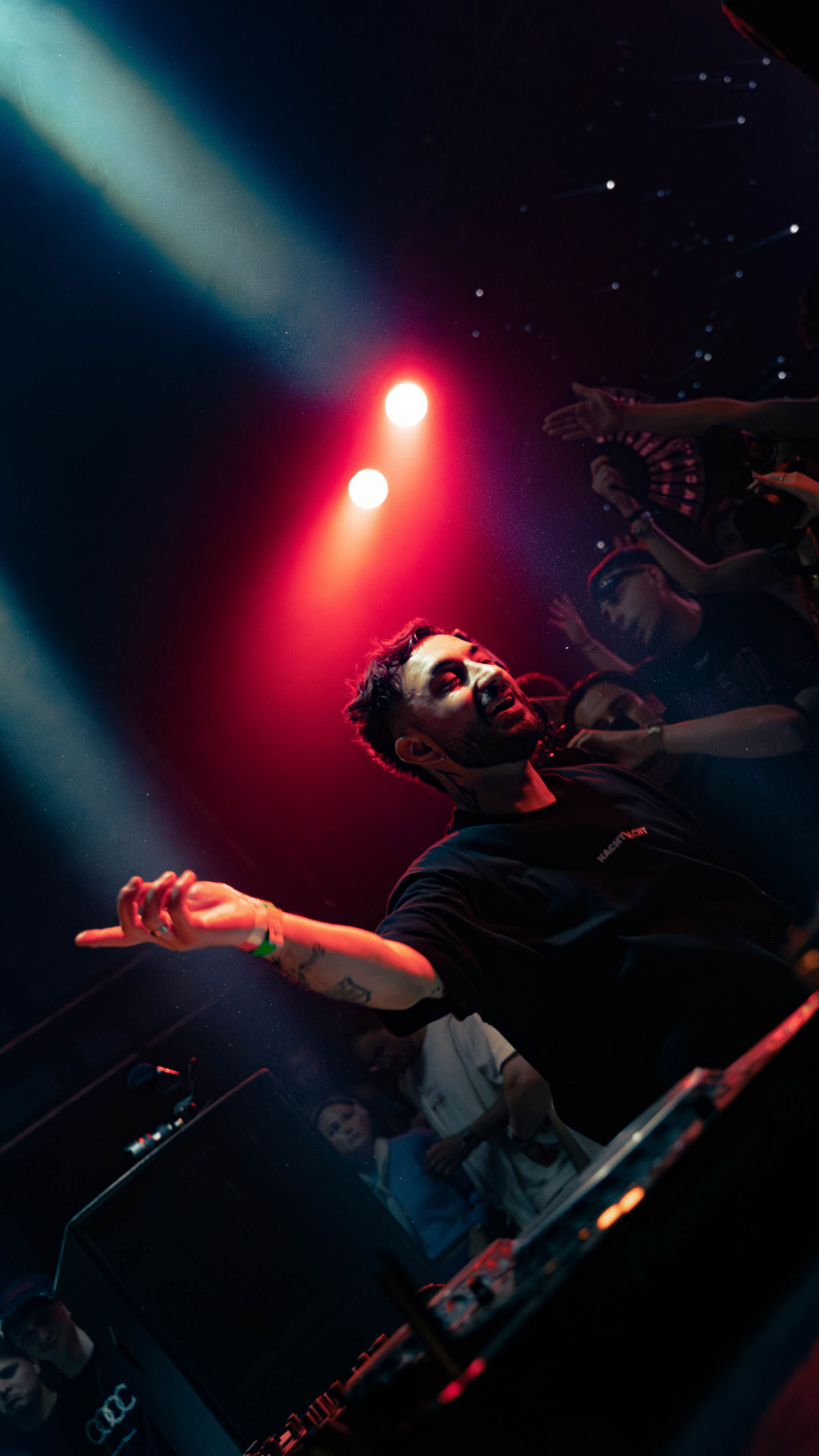 Loading... just a sec